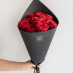 raudonos rožės Naomi